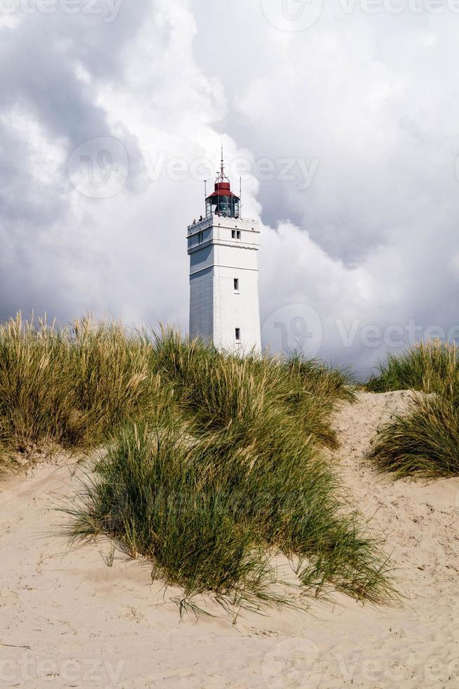 de vuurtoren blavandshuk fyr aan de westkust van denemarken foto