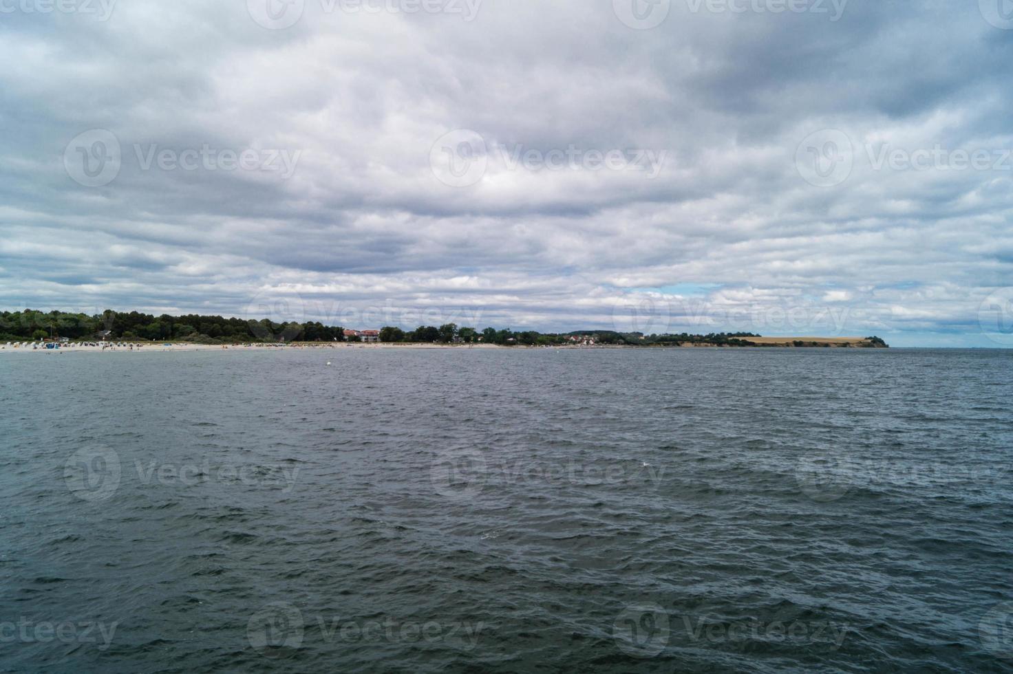 op het strand in boltenhagen duitsland foto