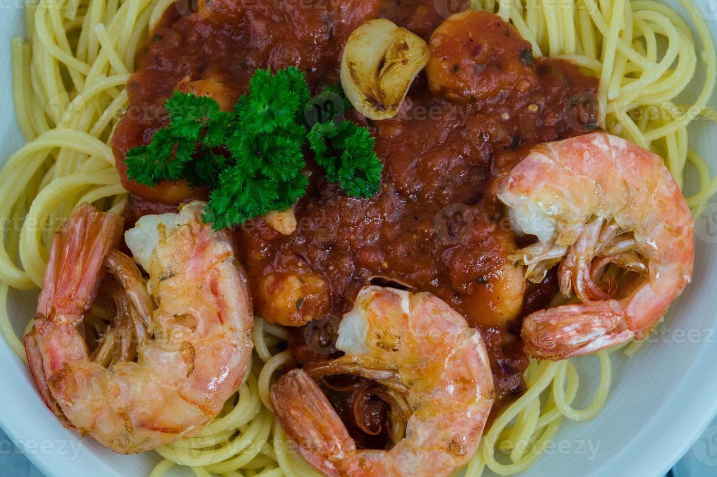 spaghetti alla busara een Italiaanse specialiteit foto