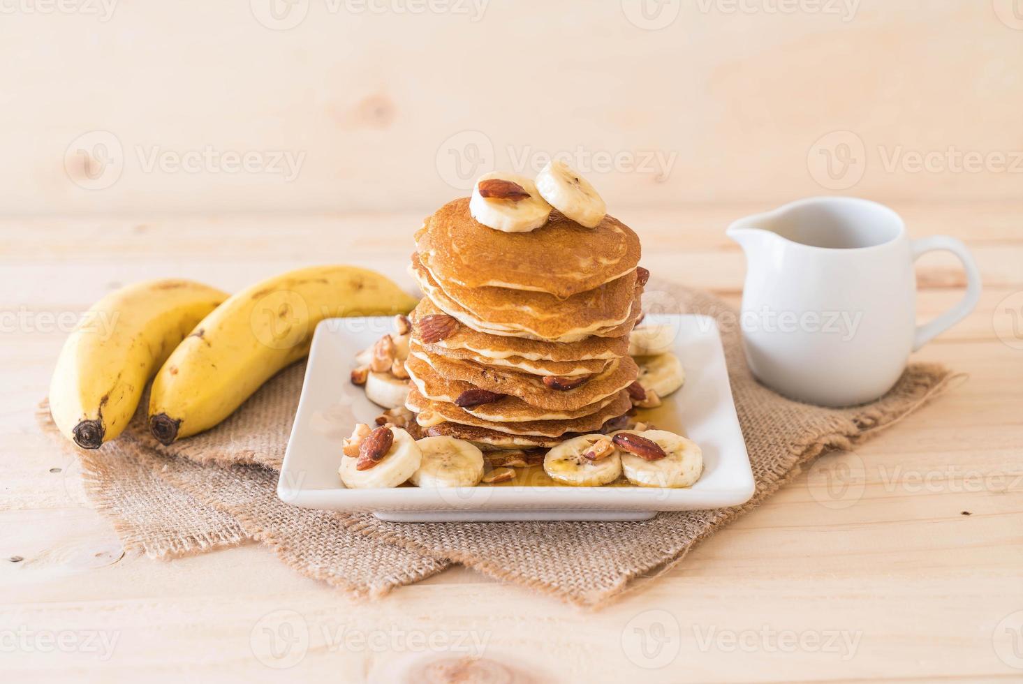 amandel-bananen pannenkoek met honing foto