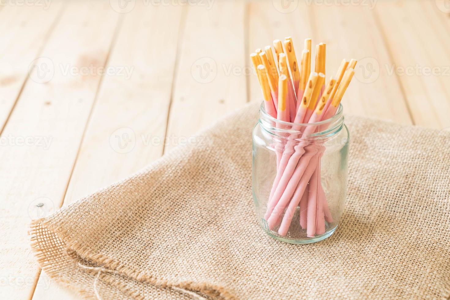 koekjesstokje met aardbeiensmaak foto