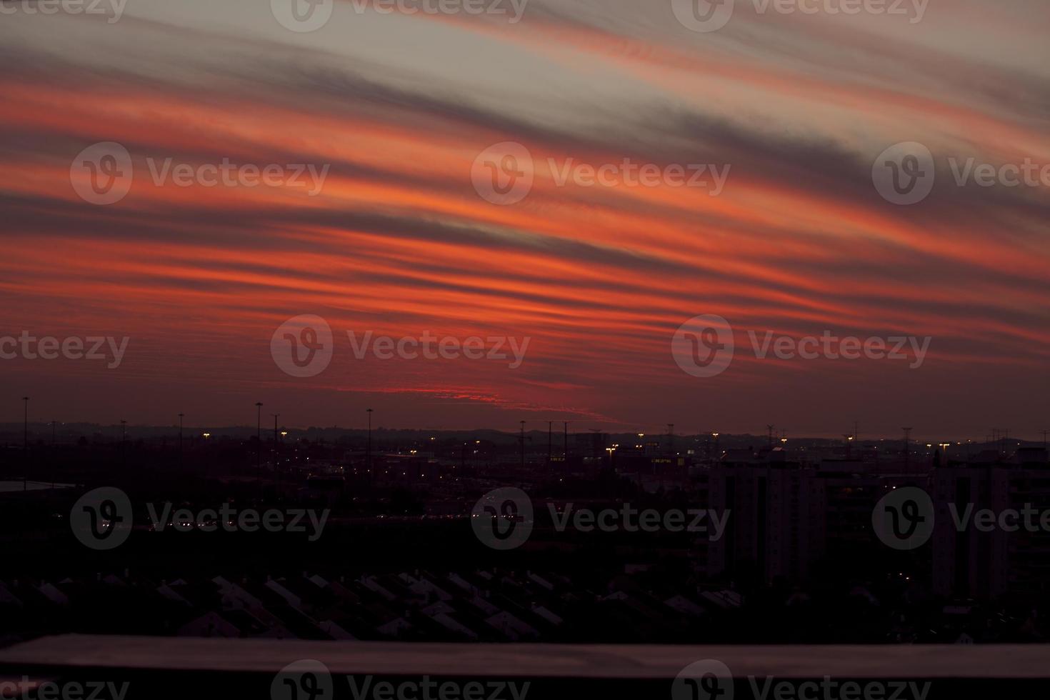 een gekke zonsondergang in Israël met uitzicht op het heilige land foto