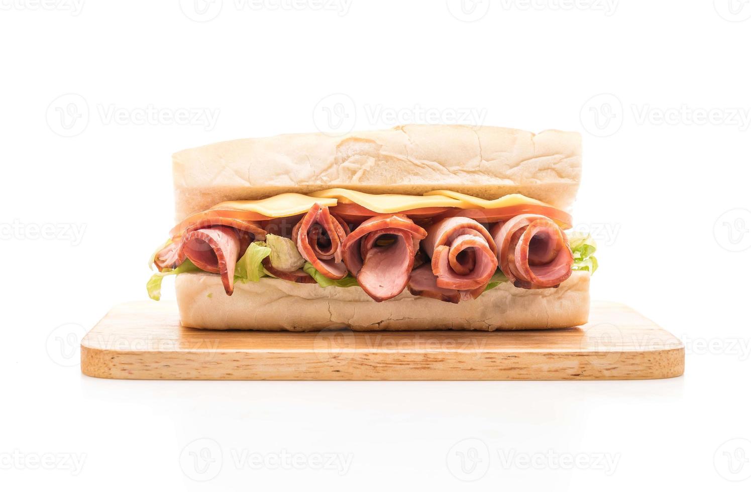 onderzeese sandwich met ham en salade foto