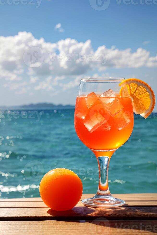 aperol Aan top van een houten tafel in voorkant van de strand. ai gegenereerd foto