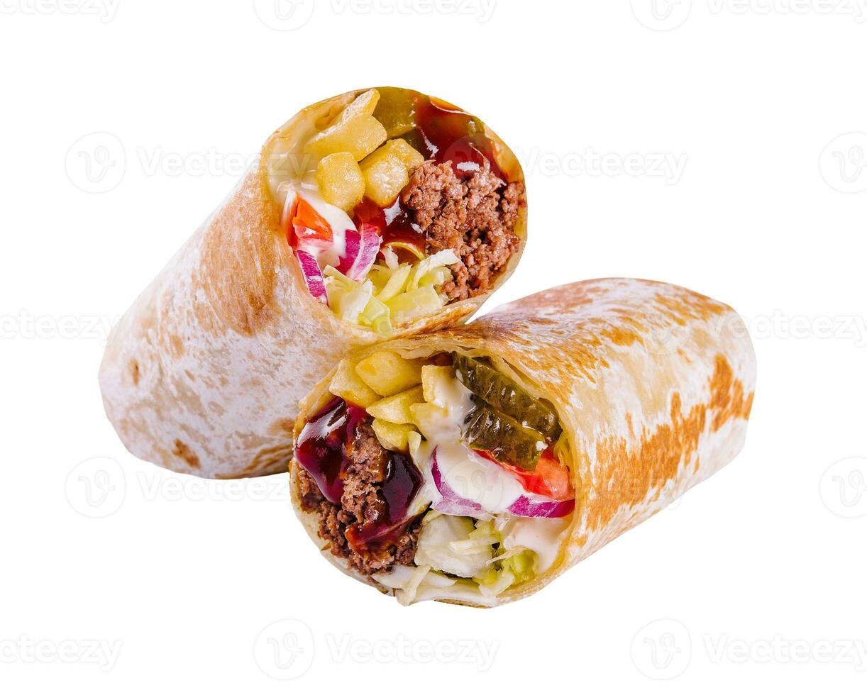 tortilla wraps met fijngehakt vlees en Frans Patat foto