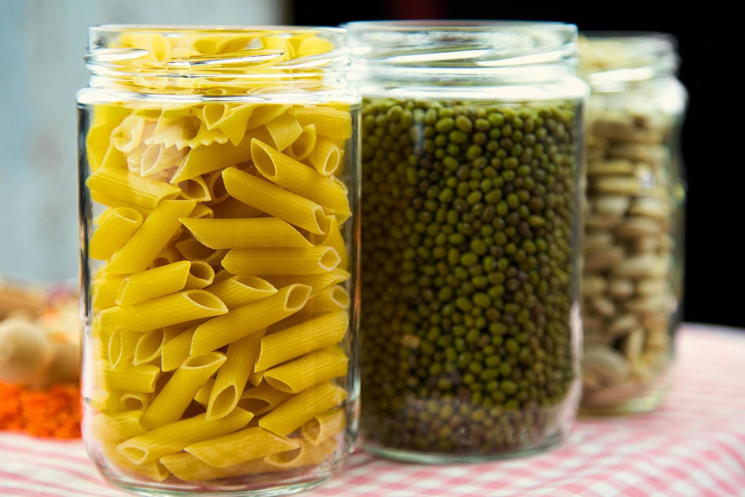 gezonde vegetarische rauwkost peulvruchten foto