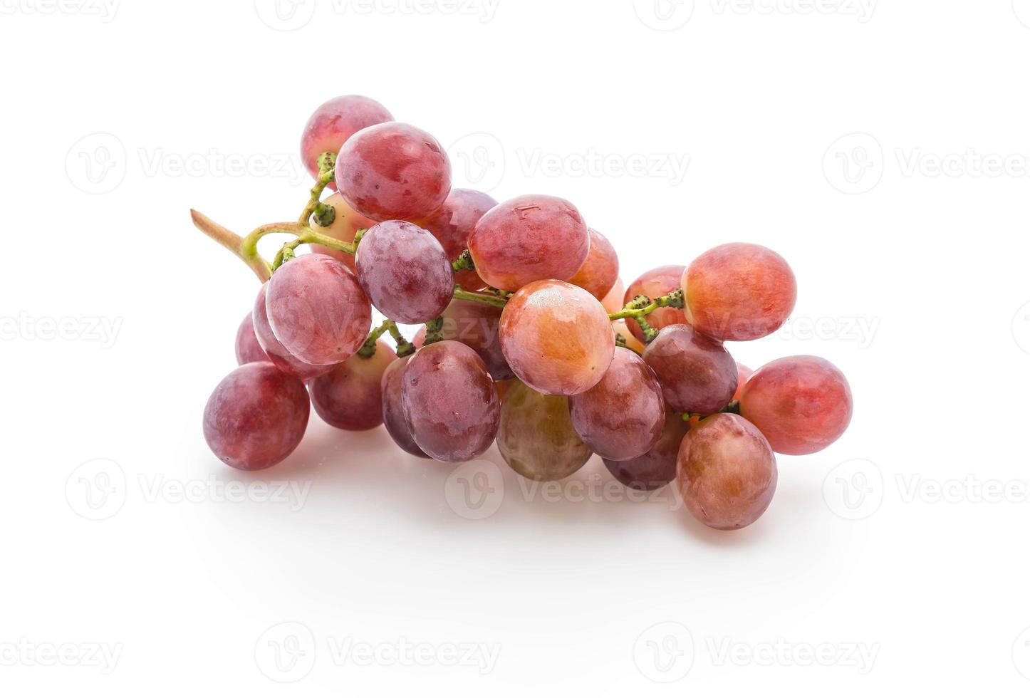 verse druiven op witte achtergrond foto