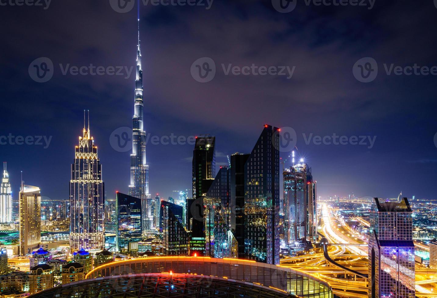 skyline van het centrum van dubai foto