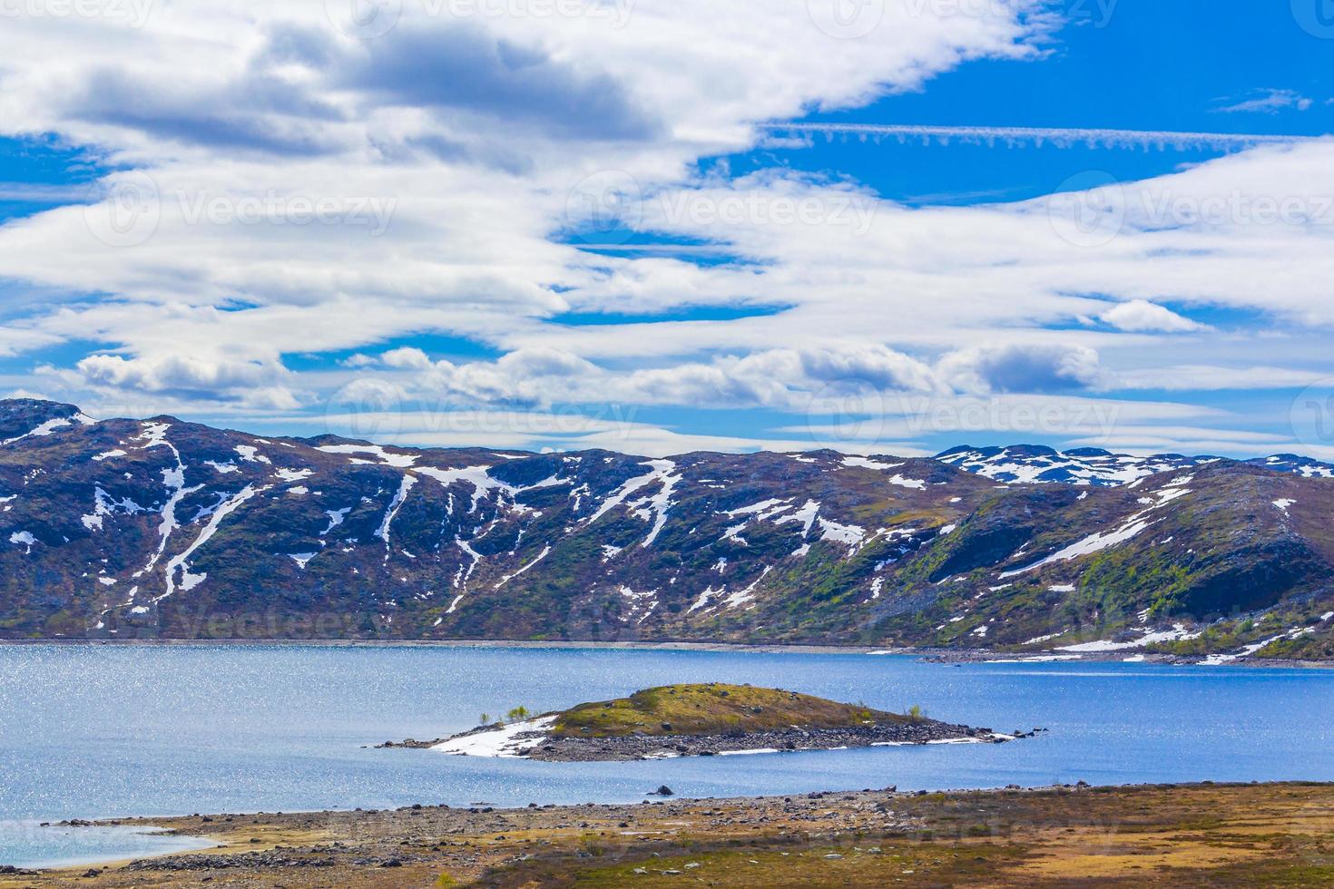 vavatn meer panorama landschap keien bergen hemsedal noorwegen. foto