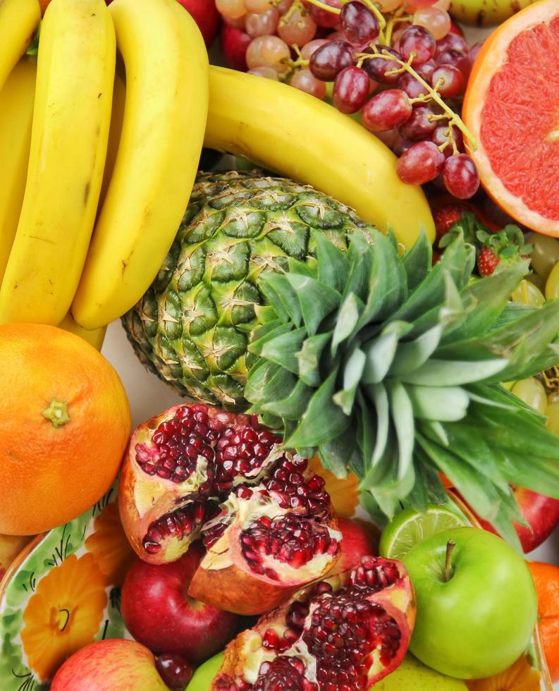 mix van vegetarisch biologisch voedsel fruit foto