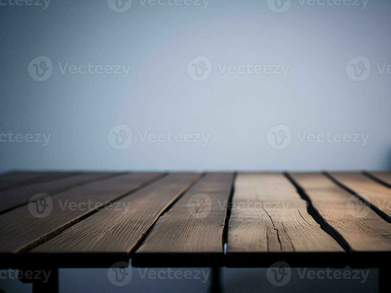 houten tafel en vervagen tropisch strand achtergrond, Product Scherm montage. hoog kwaliteit foto 8k fhd ai gegenereerd