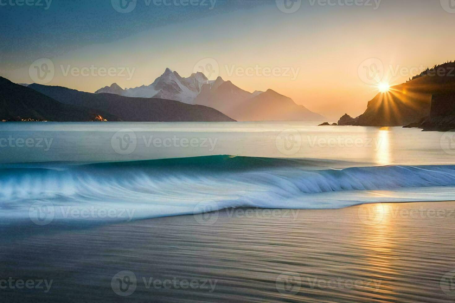 de zon stijgt over- een berg reeks en golven Aan de strand. ai-gegenereerd foto