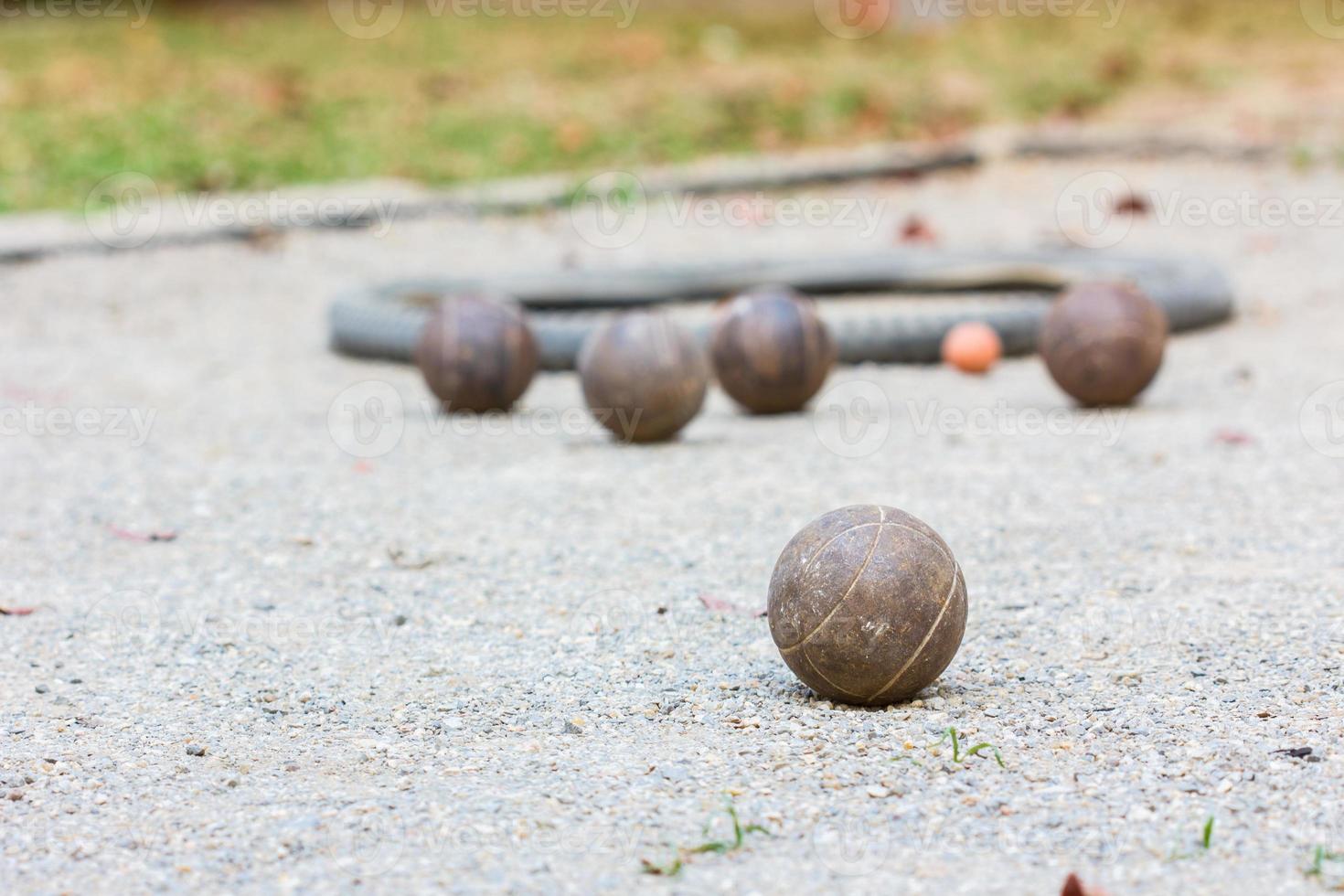 vijf petanqueballen foto