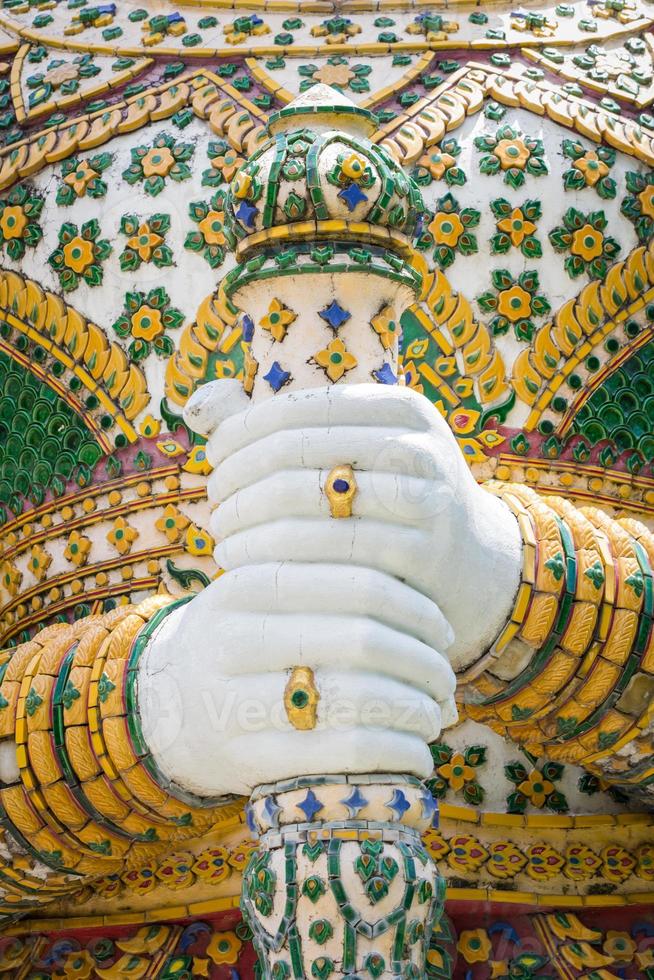 hand van gigantische standbeelden van thailand, openbare plaats foto