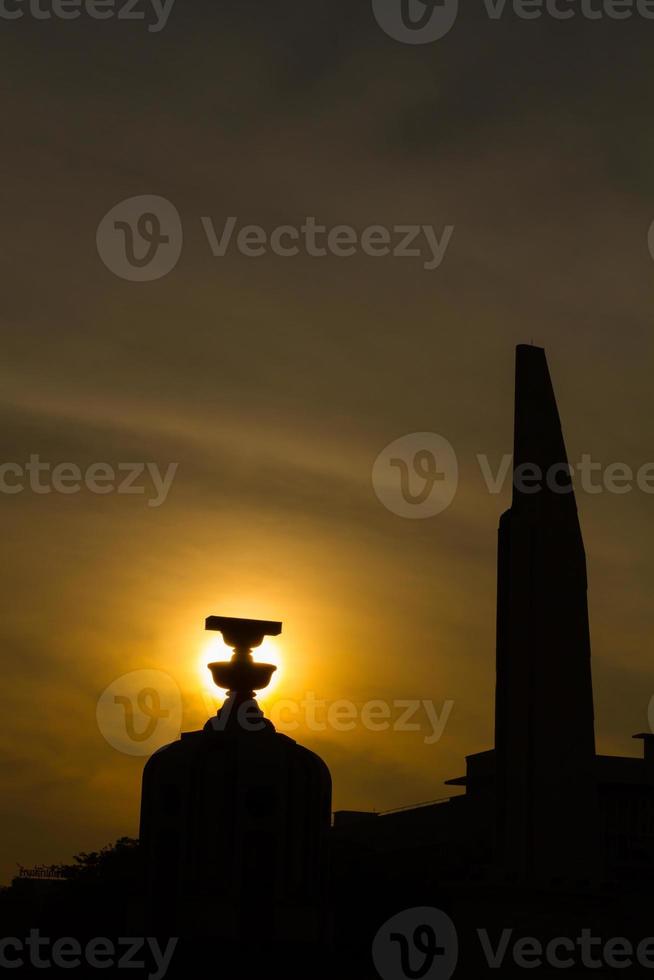 het democratiemonument in thailand foto