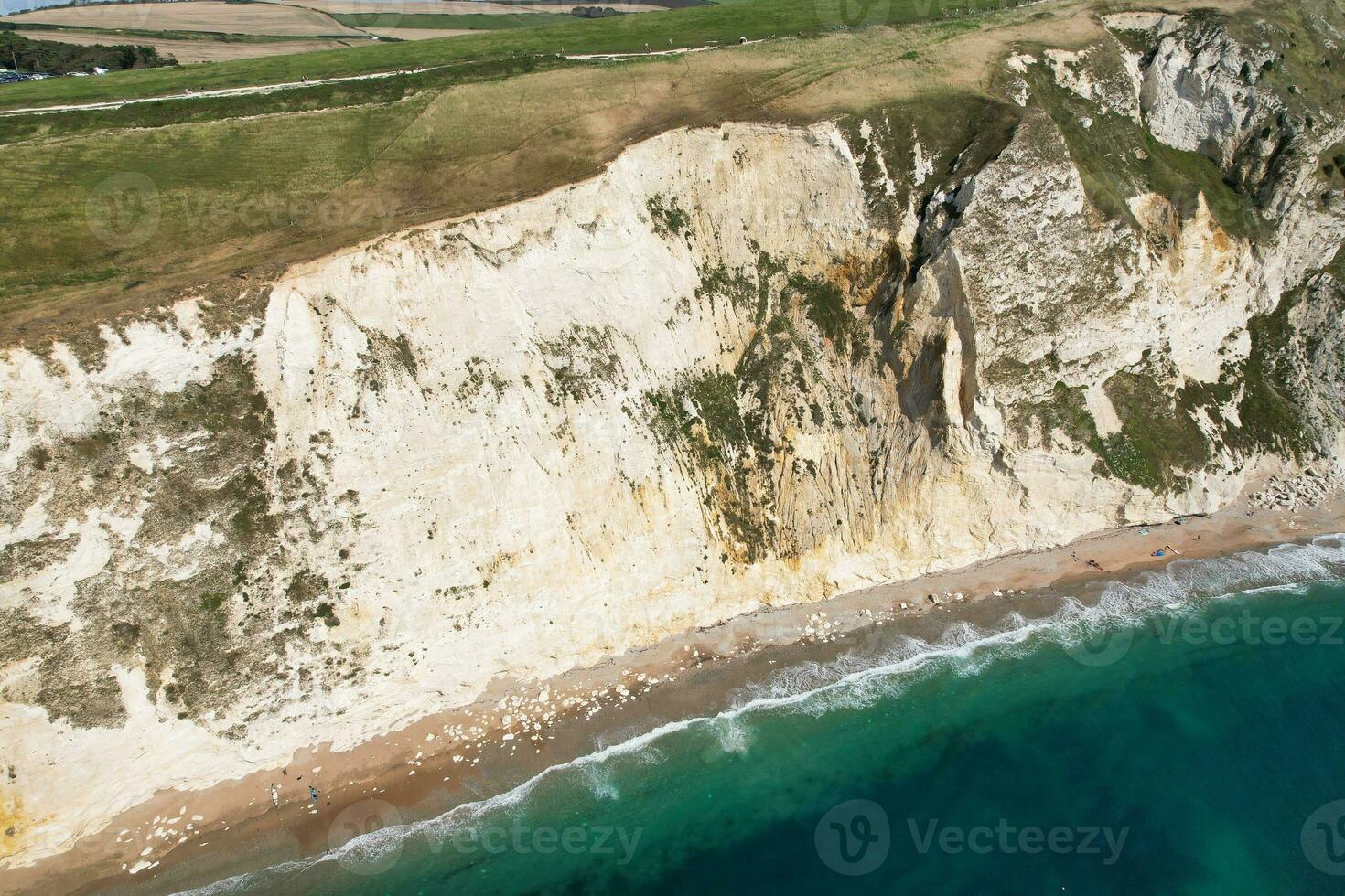 meest mooi visie van Brits landschap en zee visie van gedurfd deur strand van Engeland Super goed Brittannië, uk. beeld was gevangen genomen met drone's camera Aan september 9e, 2023 foto