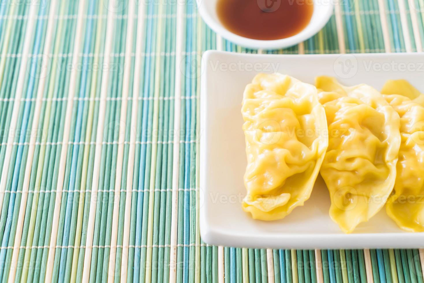 gestoomde garnalen dumplings dim sum foto