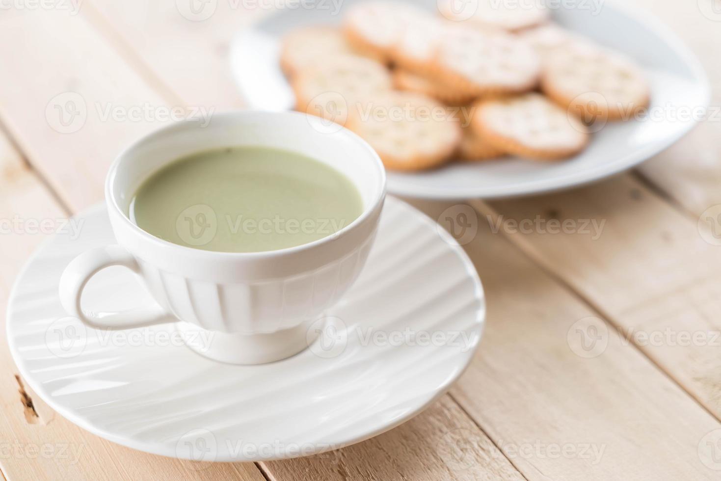 een kopje matcha latte groene thee foto