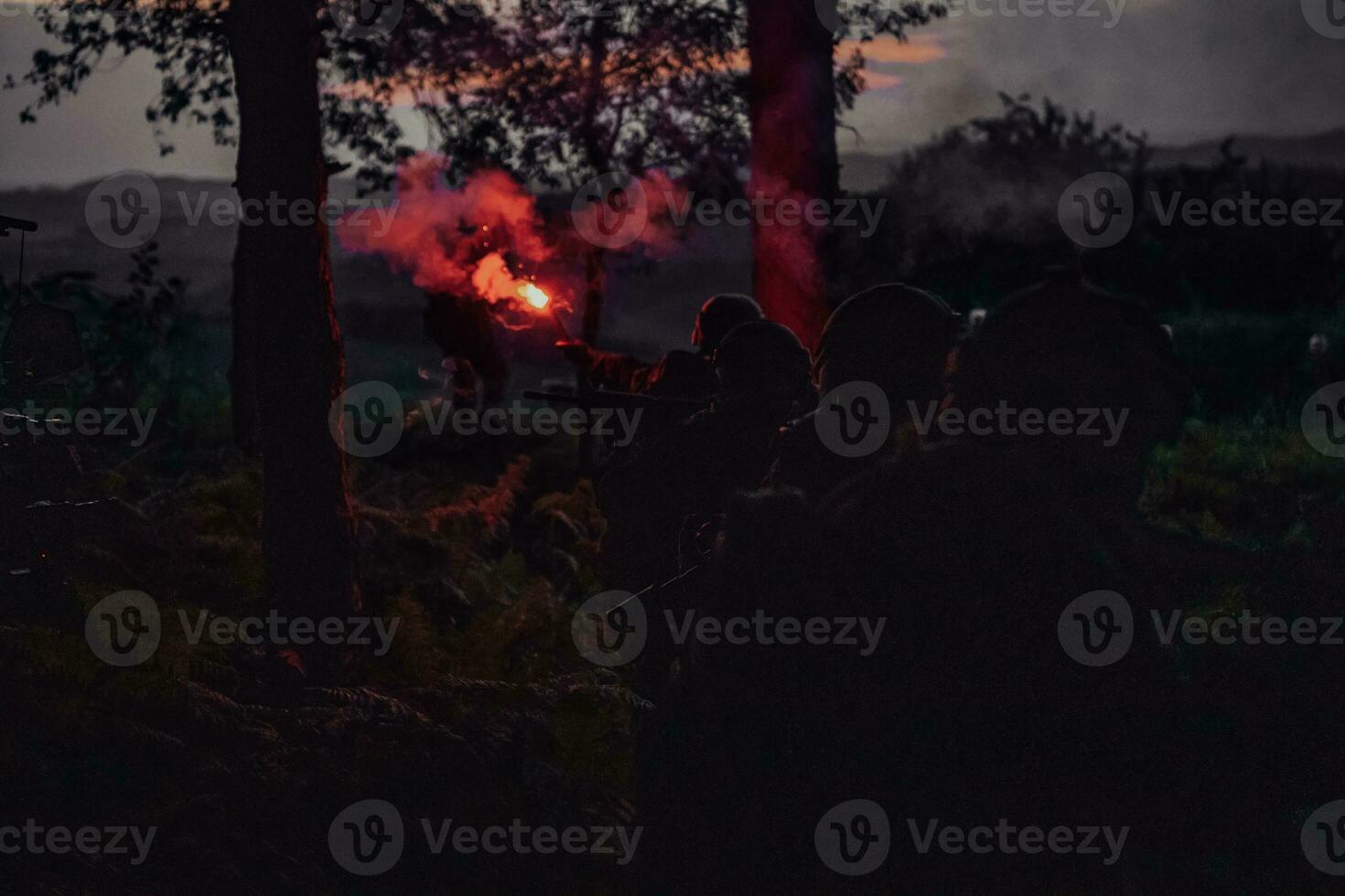 soldaten team in actie Aan nacht missie militery concept foto