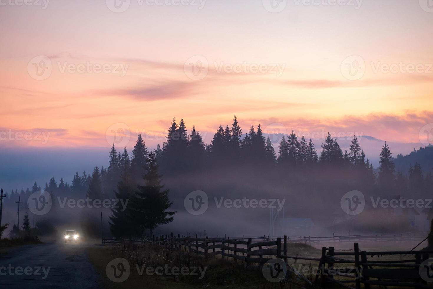 landschap natuur uitzicht vanaf straat op landschap, ruimte voor tekst. foto