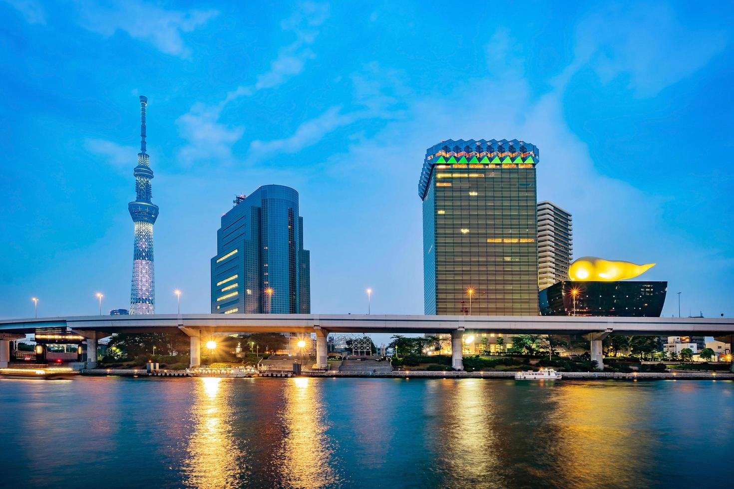 stadsgezicht van de skyline van tokyo, japan, azië foto