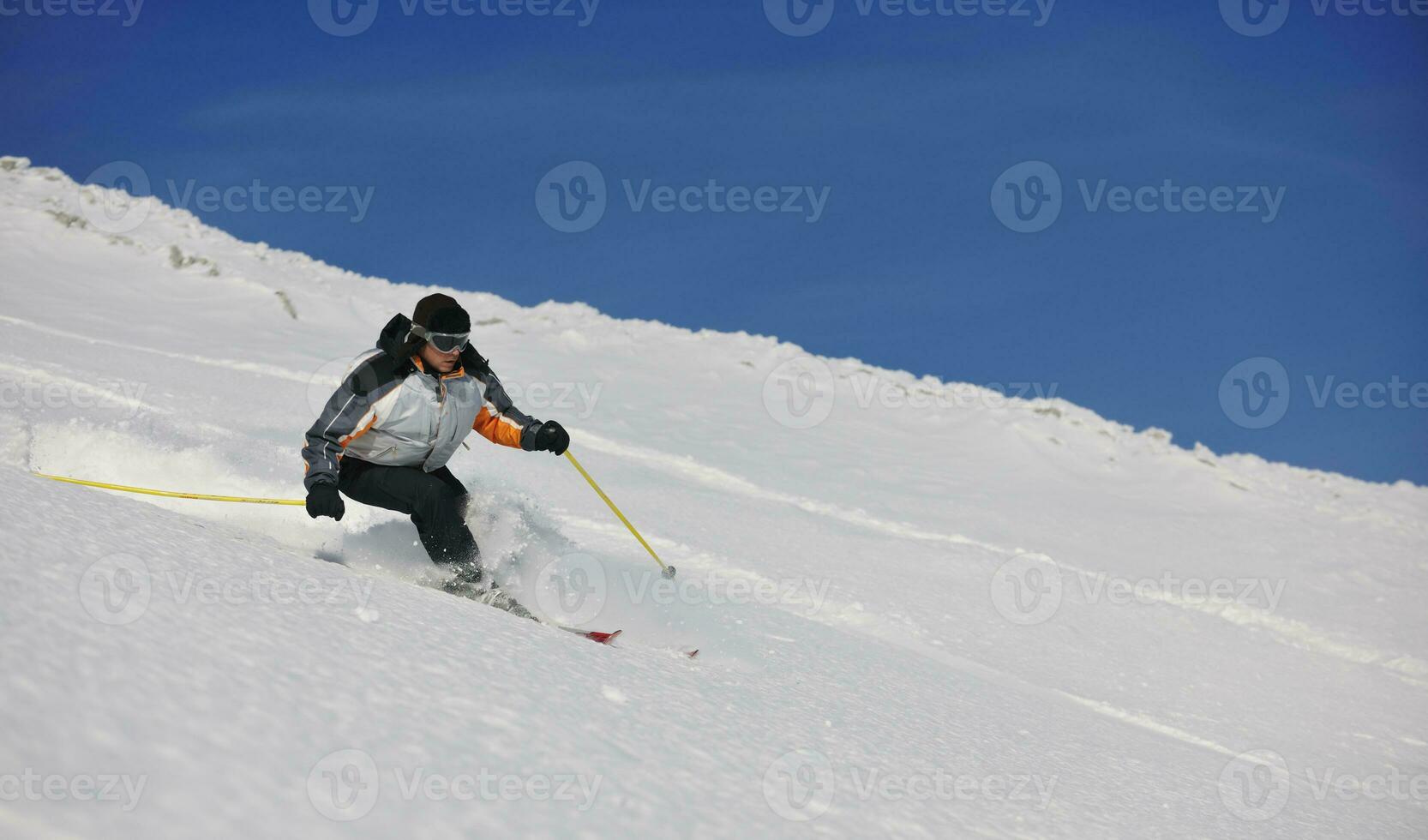 skiër vrij rijden foto