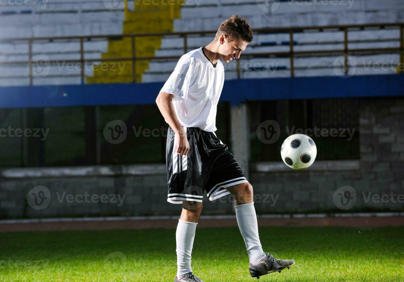 Amerikaans voetbal speler in actie foto