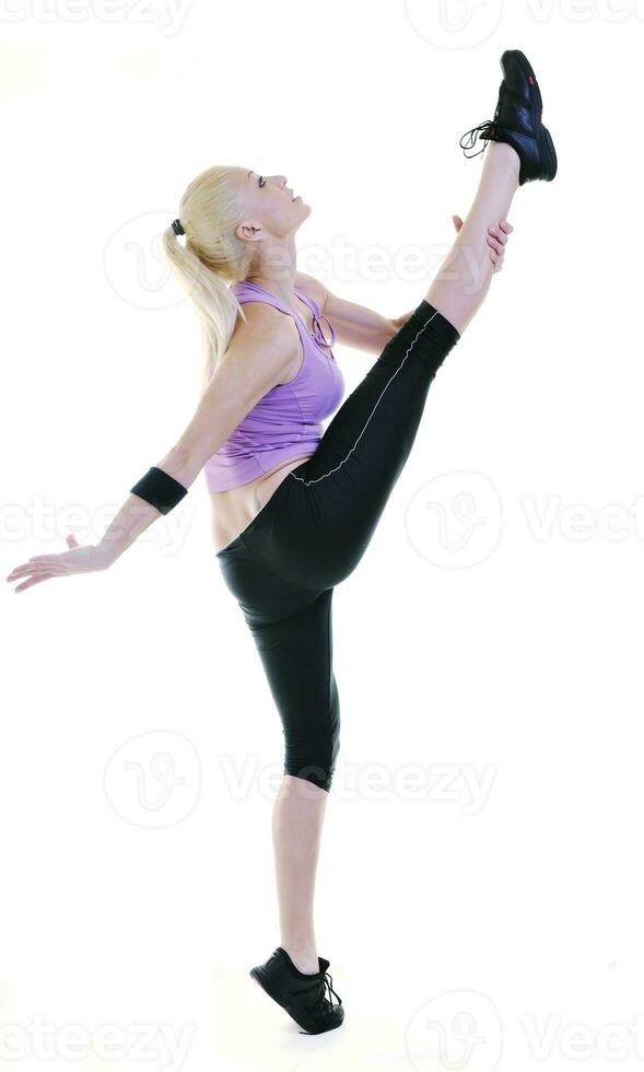 fitness en lichaamsbeweging met blonde vrouw foto