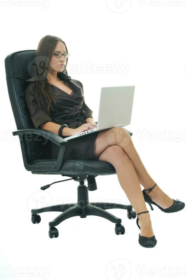 bedrijf vrouw met laptop geïsoleerd Aan wit foto