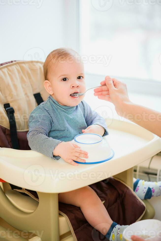 moeder voeden haar baby borst pap dag foto