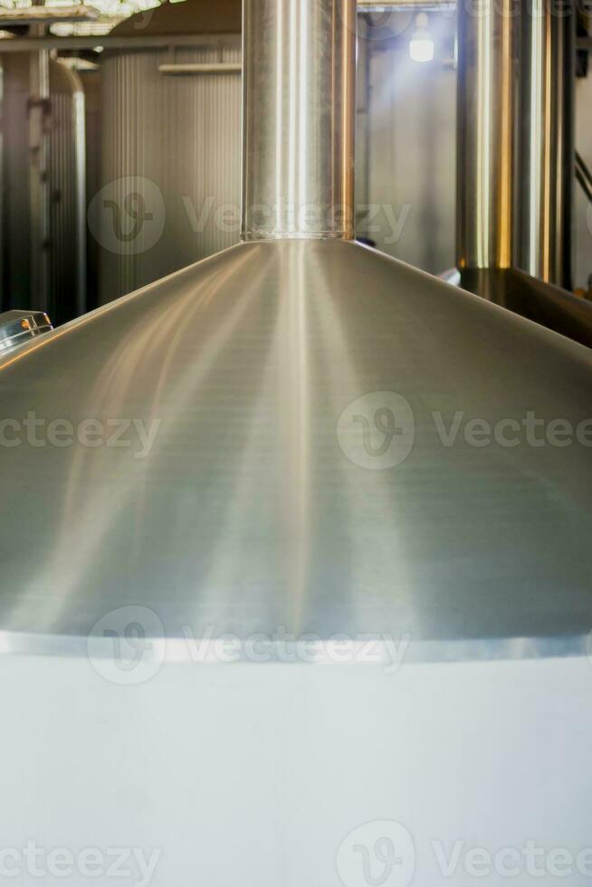 brouwerij roestvrij staal tanks. bedrijf concept gebrouwen bier, bier productie foto