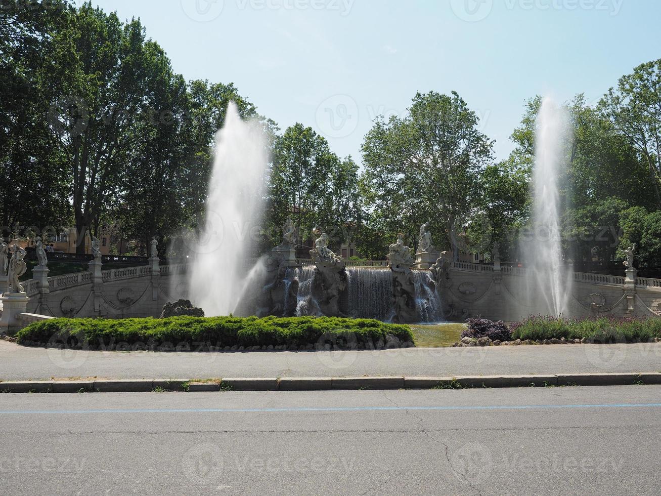 fontana dei mesi in turijn foto