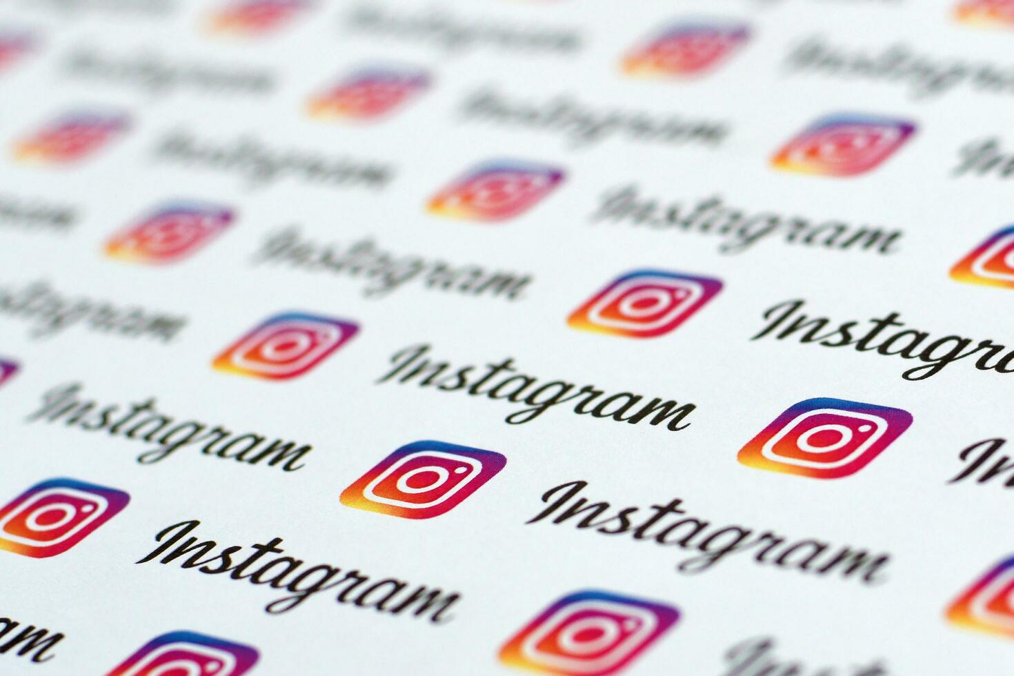 instagram patroon gedrukt Aan papier met klein instagram logos en inscripties. instagram is Amerikaans foto en video delen sociaal netwerken onderhoud eigendom door facebook