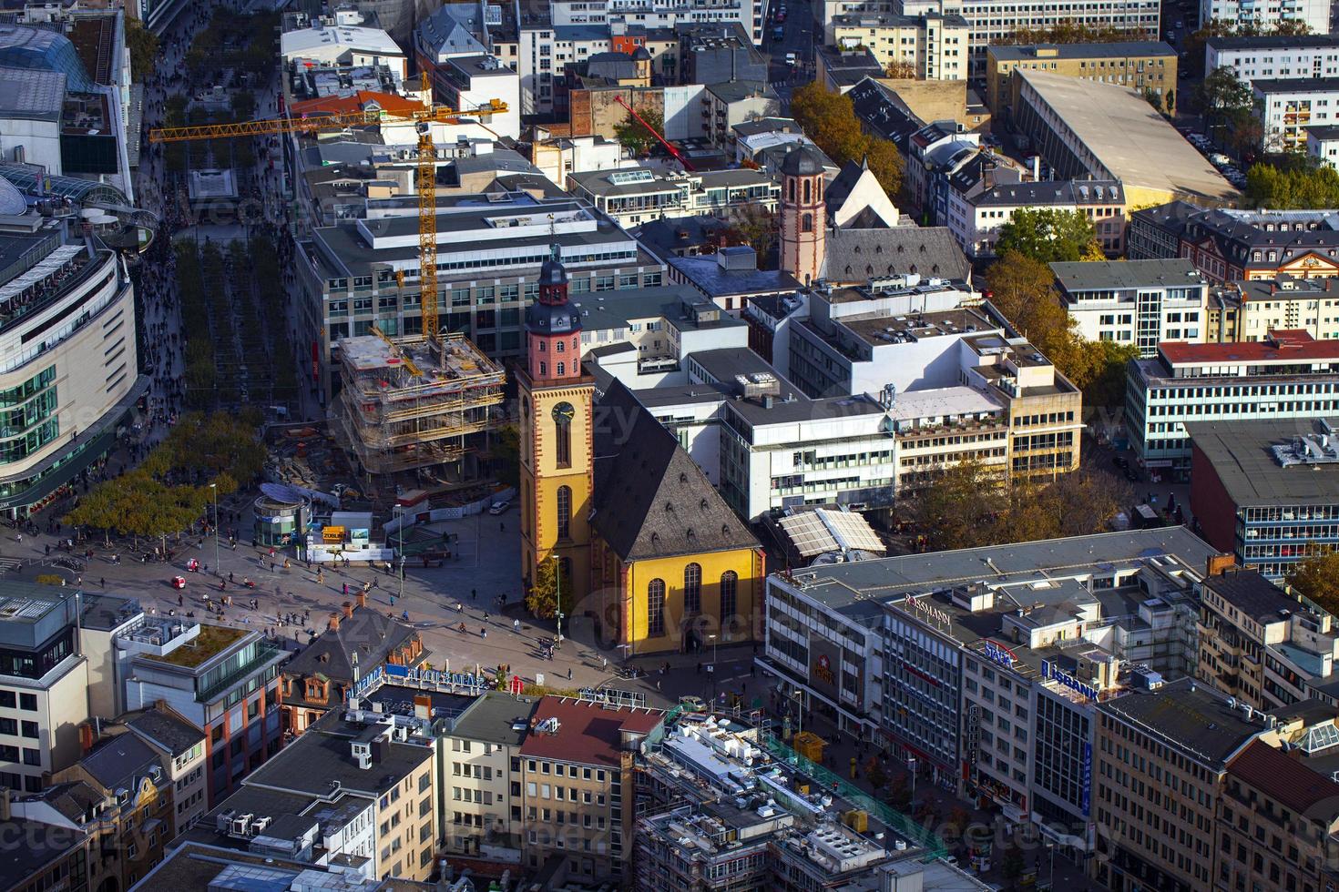 europese stadsgezicht algemene gebouwen in duitsland frankfurt foto