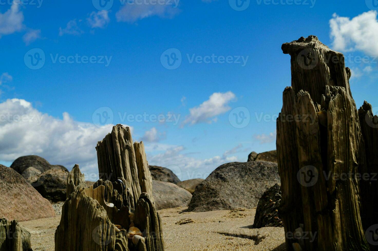 impressies van de eindeloos strand Bij de noordelijk zee in blavand Denemarken foto