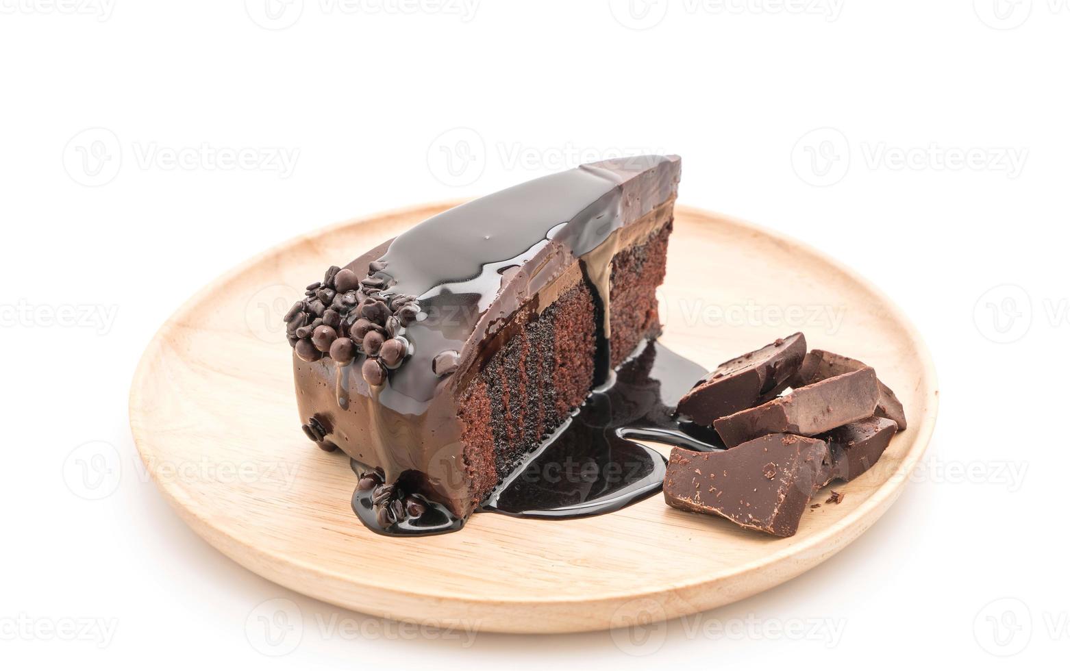 chocoladetaart op witte achtergrond foto