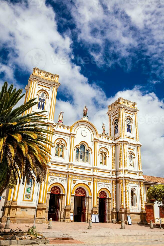 san Martin de tours kathedraal gelegen Bij de sogamoso stad centraal plein gebeld plein de la villa foto