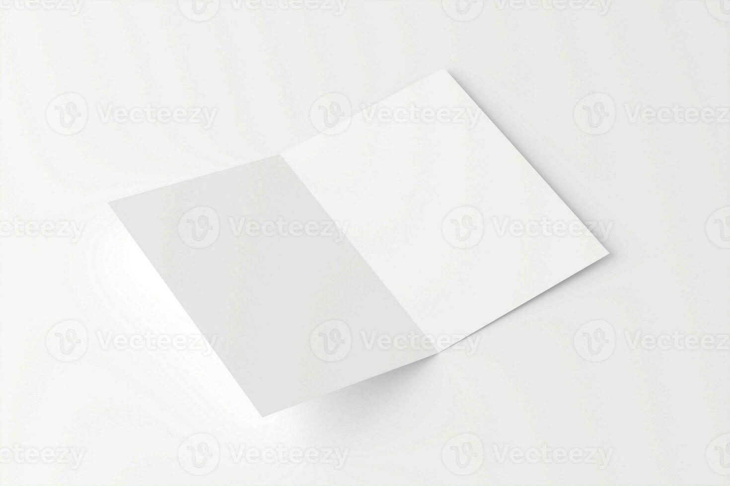 a4 a5 gevouwen uitnodiging kaart met envelop 3d renderen wit blanco mockup foto