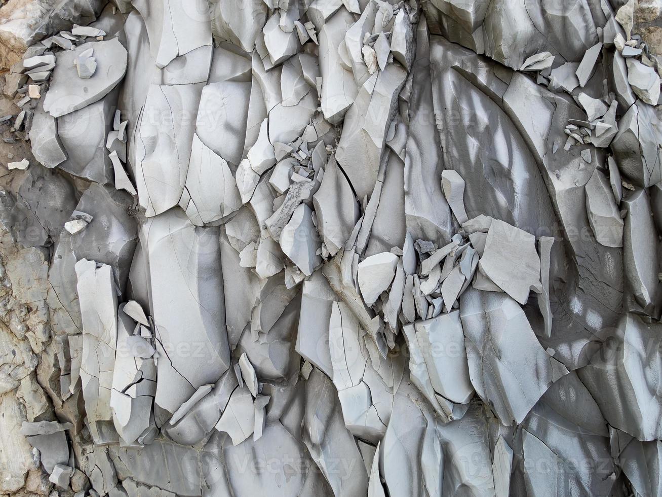 bergrots met grijze stenen, Kaukasus. achtergrond, close-up foto