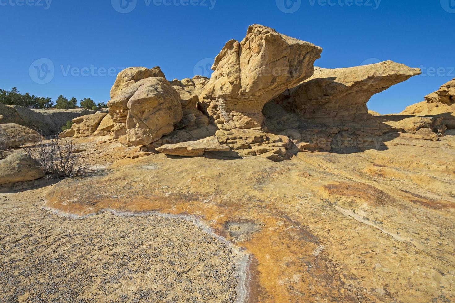 dramatische formaties op een sanstone bluff foto