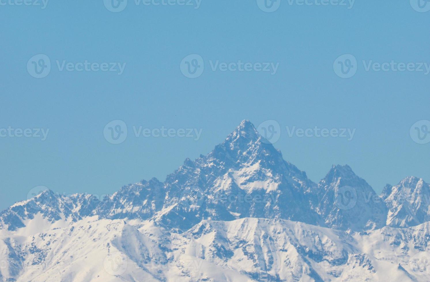 monviso in de cotiaanse alpen, italië foto