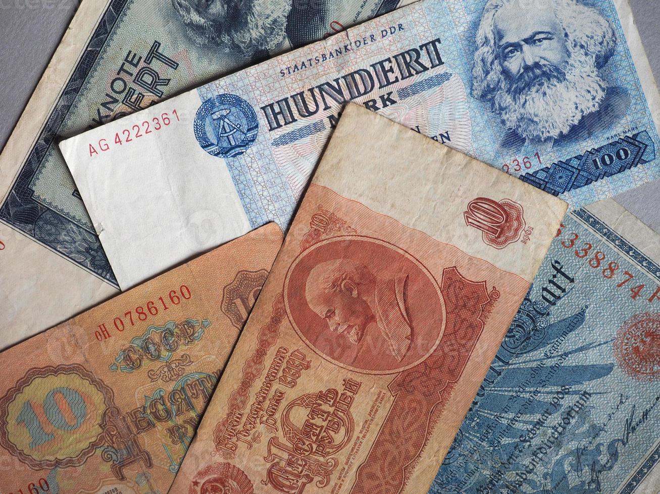 vintage ingetrokken bankbiljetten van cccp, ddr, duitsland foto