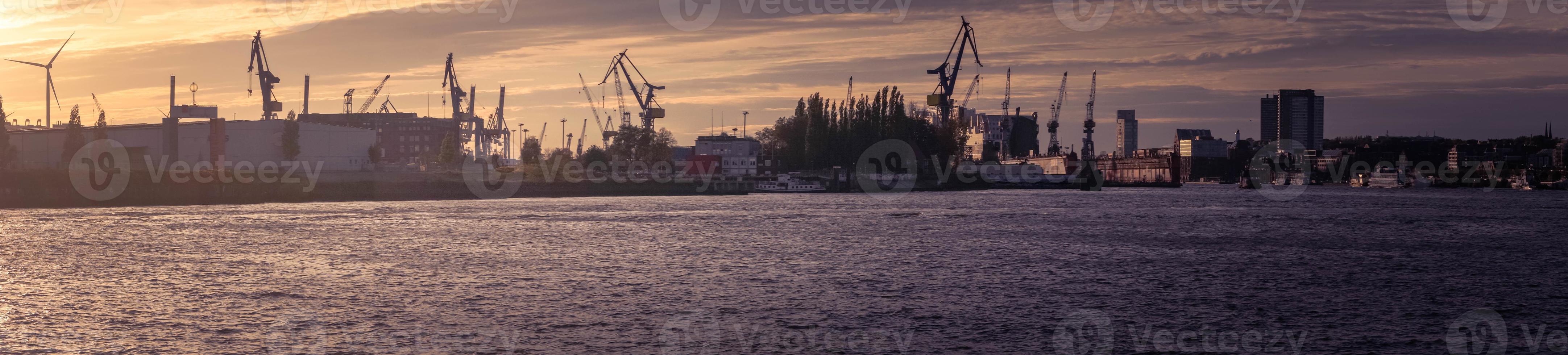 skyline van hamburg foto