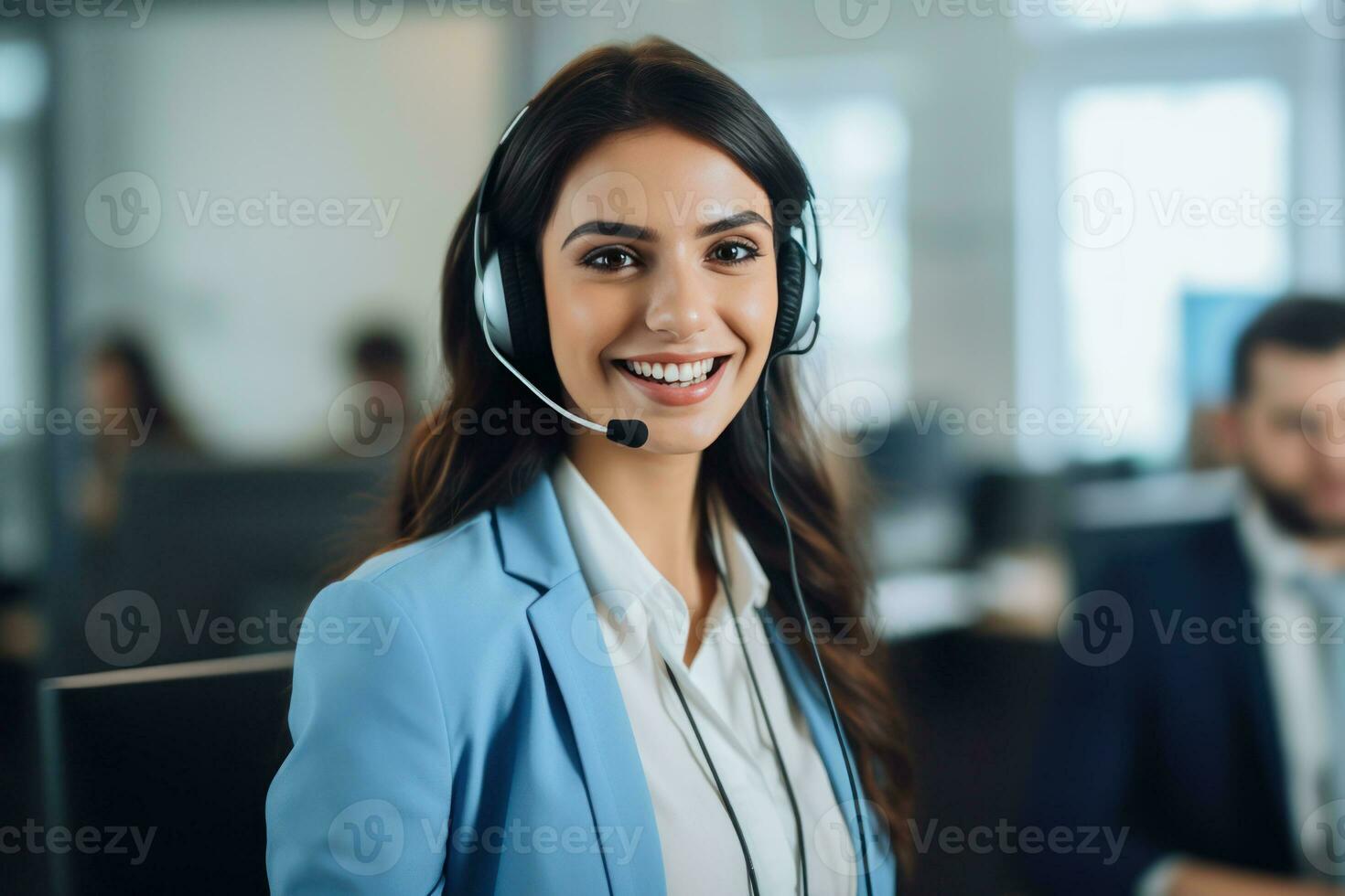 een vrouw met een telefoontje centrum koptelefoon glimlachen .generatief ai foto