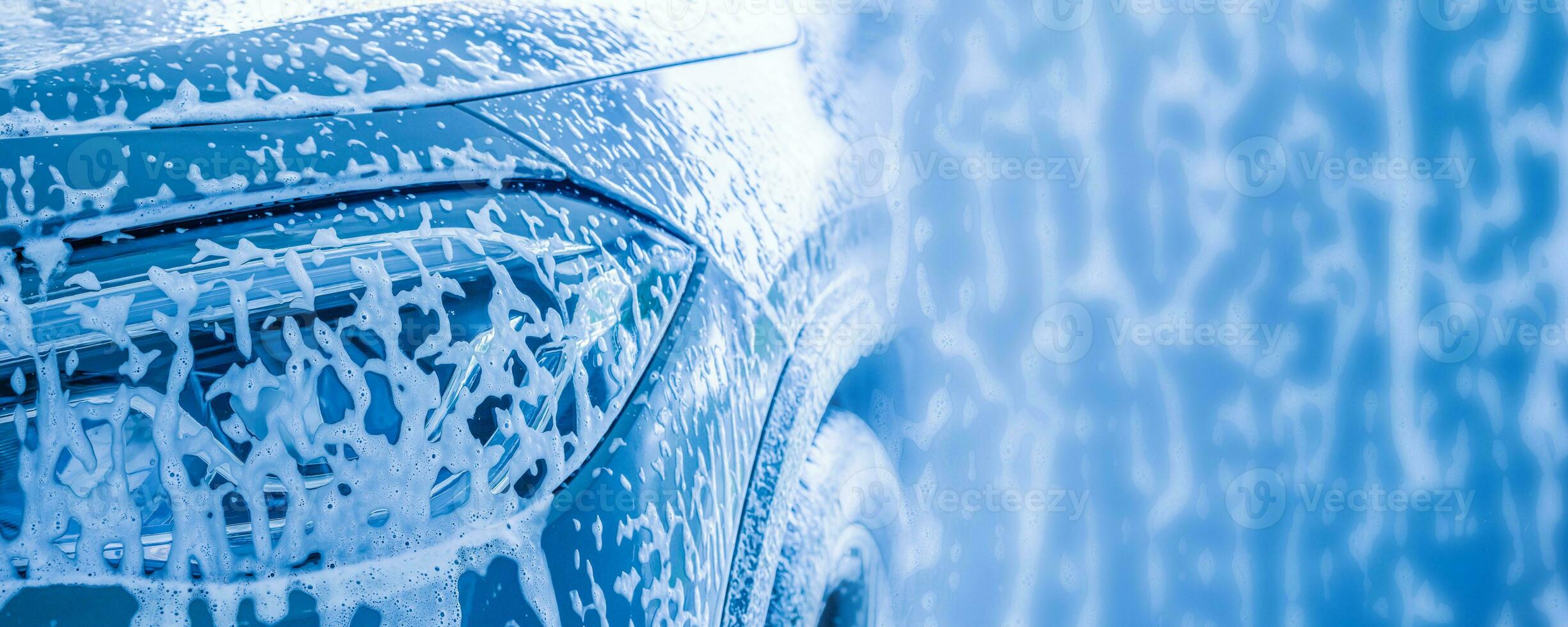 auto schoonmaak en het wassen met schuim zeep achtergrond foto