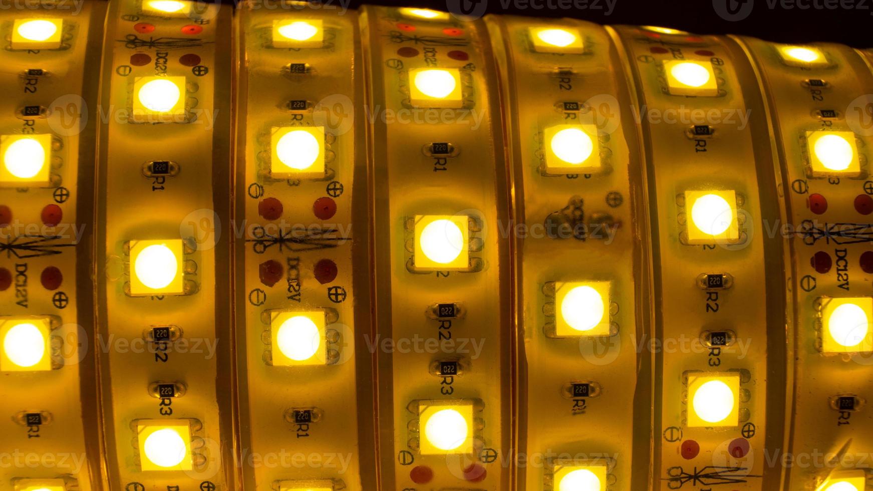 led strip verlichting, glanzende gele diodes tape foto