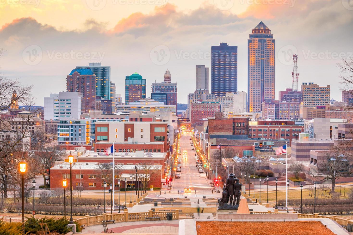 des moines iowa skyline in de VS. foto