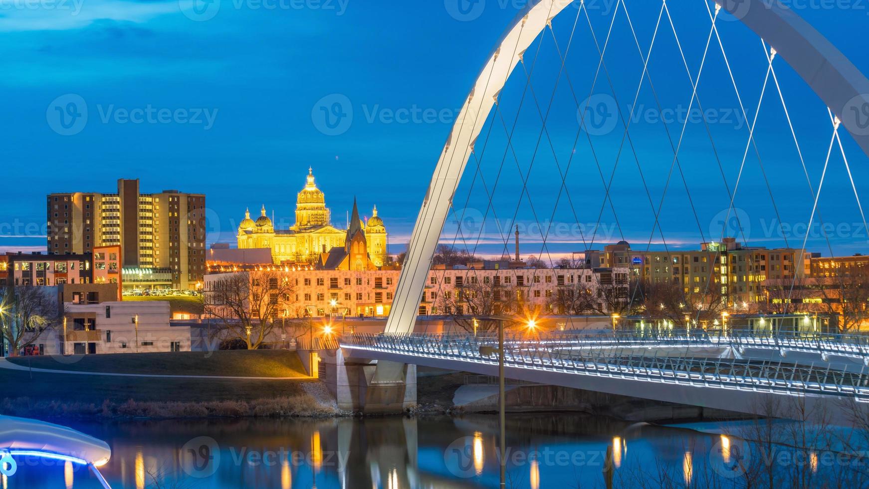 des moines iowa skyline in de VS. foto