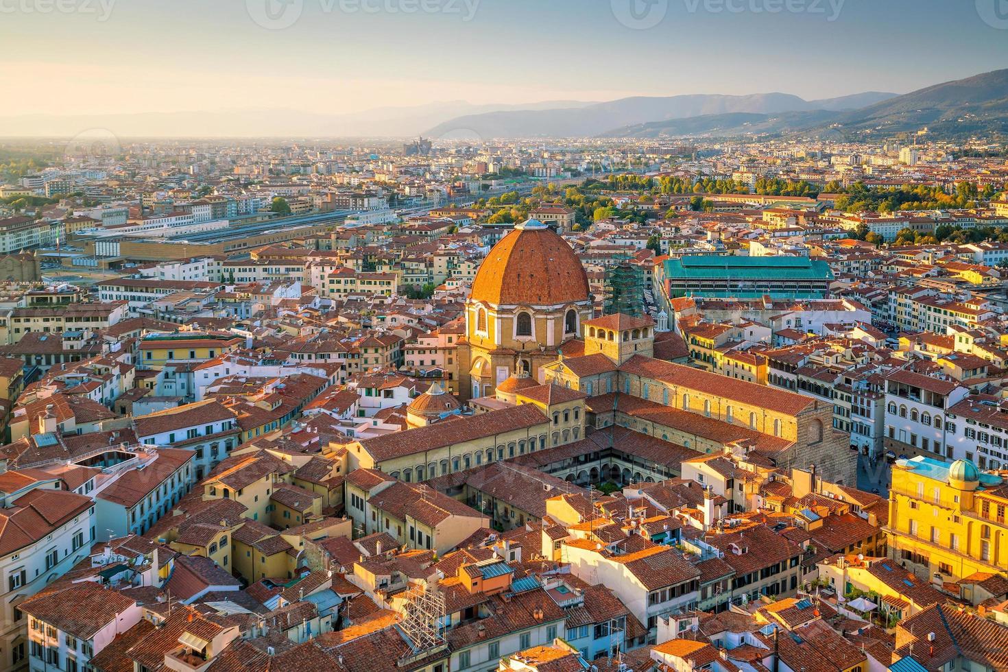 uitzicht op de skyline van florence van bovenaanzicht foto