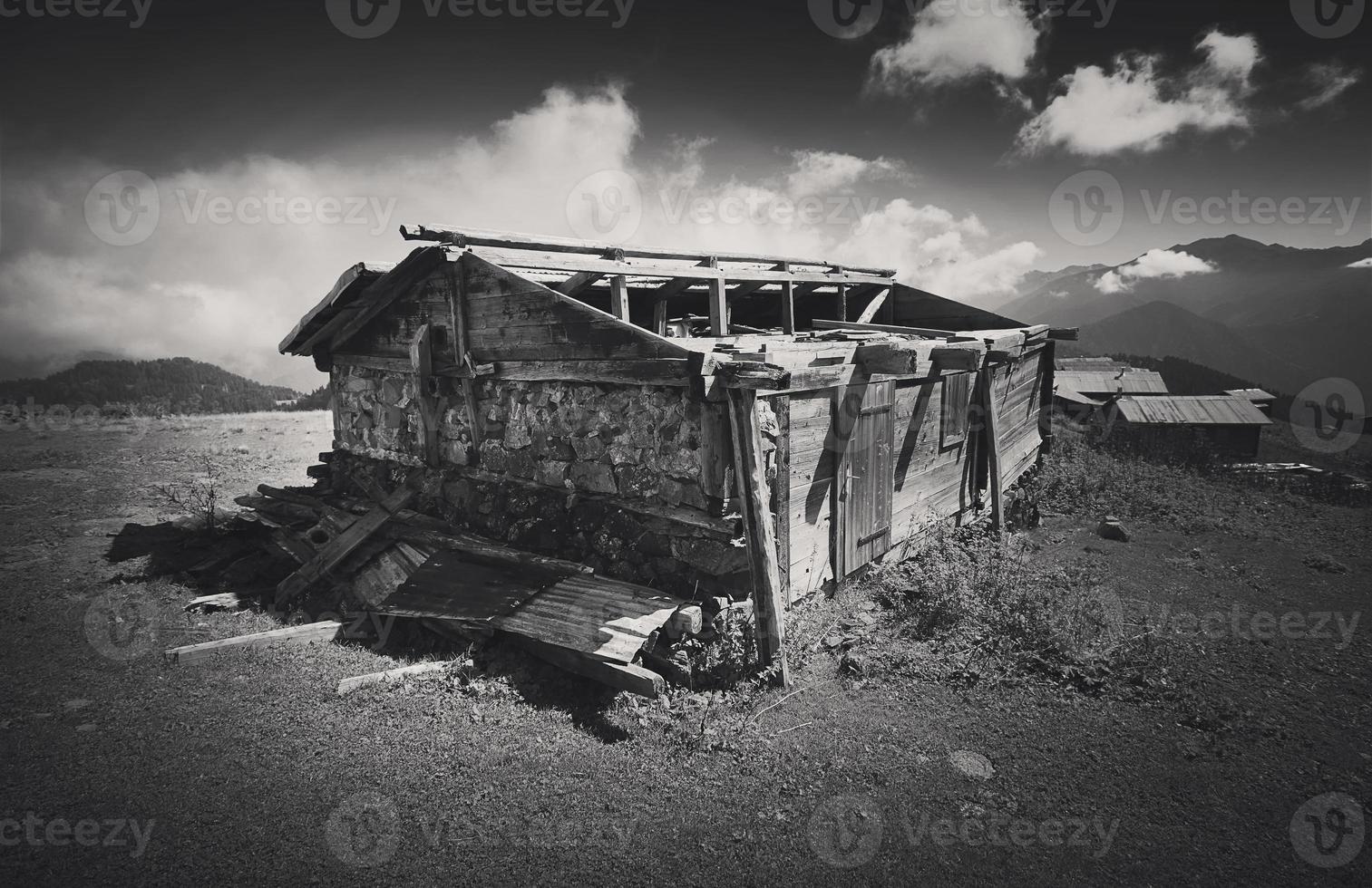 kalkoen, rize, sal plateau - oud vervallen huis foto